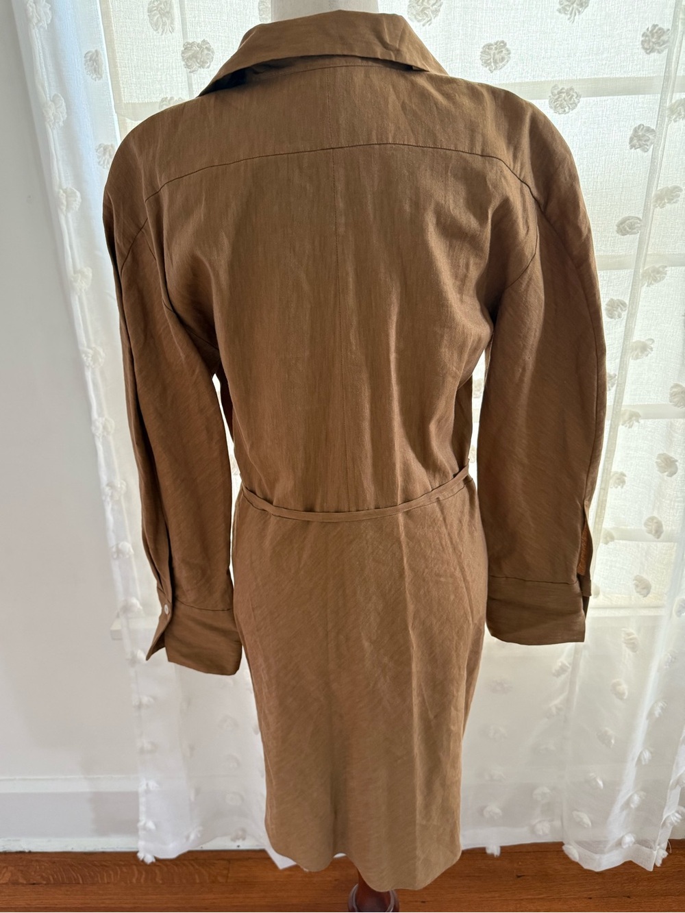 Vince Tie-Back Linen-Blend Shirtdress - Picture 8 of 9